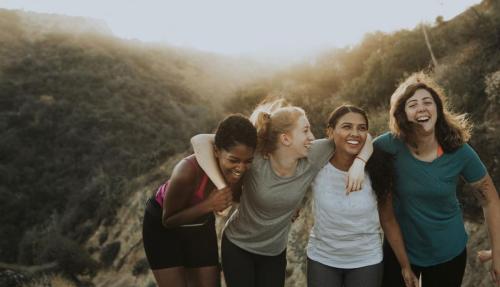 4 female friend hiking